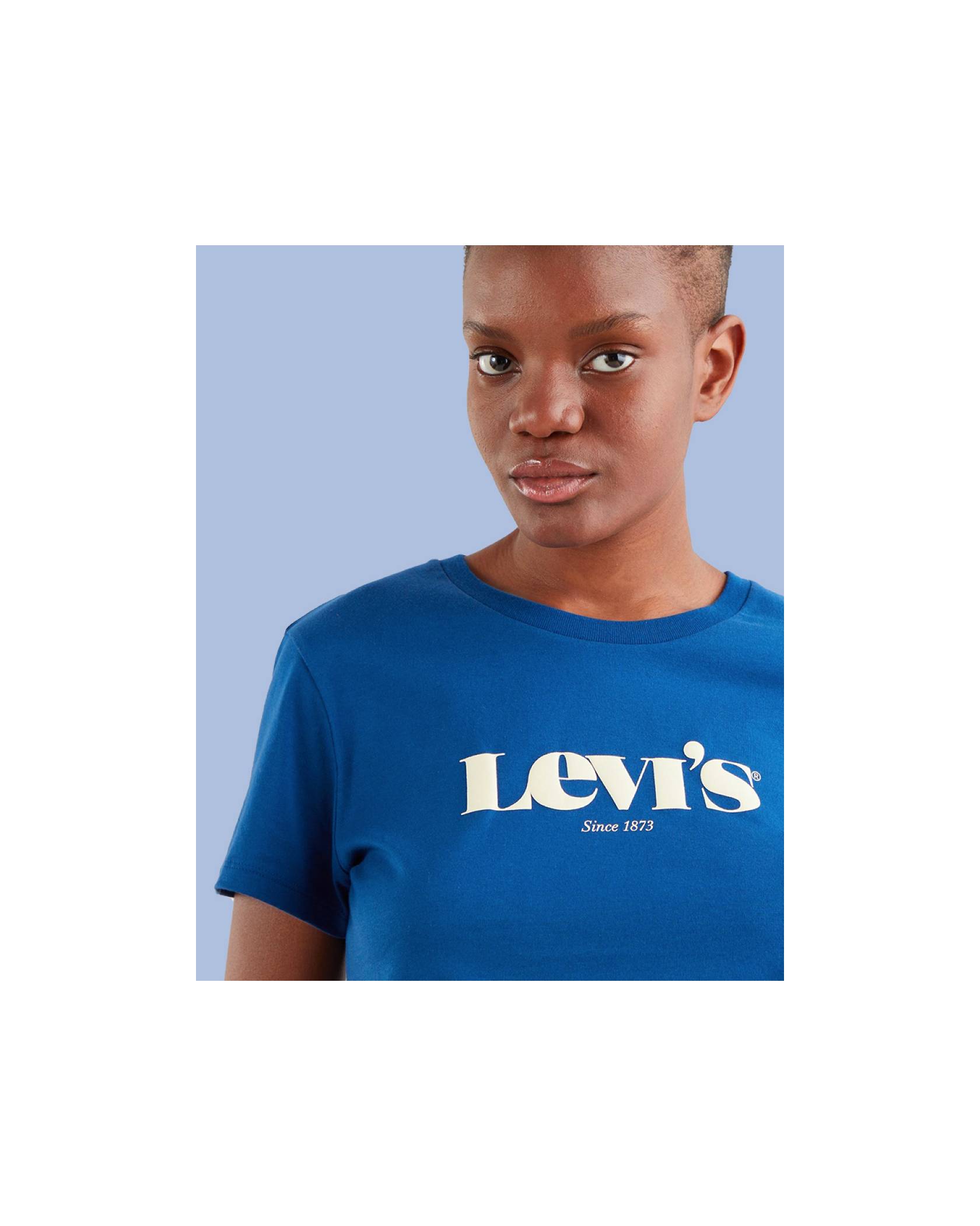 Woman wearing a Levi's® blue t-shirt