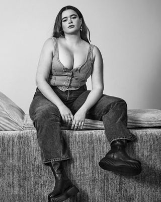 Barbie Ferreira wearing Levi's 501 original.