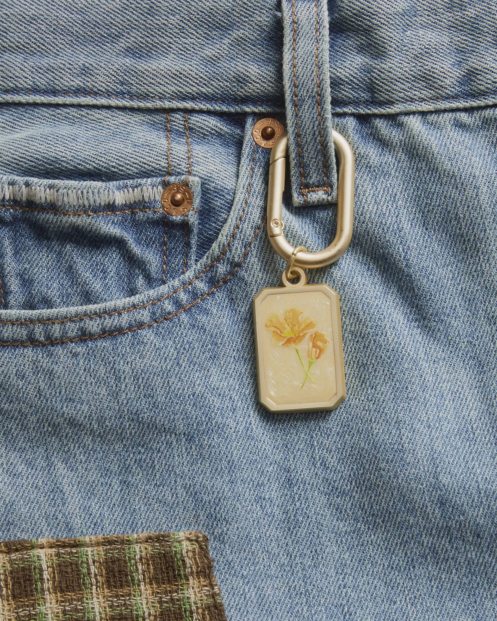 Closeup image detailing the pocket of the Levi's® x Emma Chamberlain collaboration 