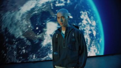 Video of model wearing Levi's x Gundam collaboration