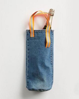 denim wine holder and supplies