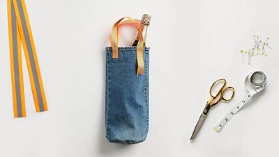 denim wine holder and supplies