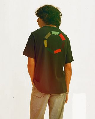 Man wearing gray shirt