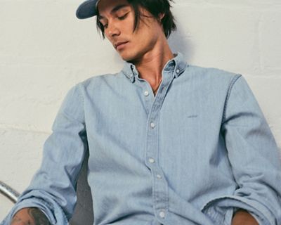 Our denim and shirts were made for each other—and this Authentic Button-Down Shirt proves it. We designed it with a casual, relaxed fit and a classic button-down front.