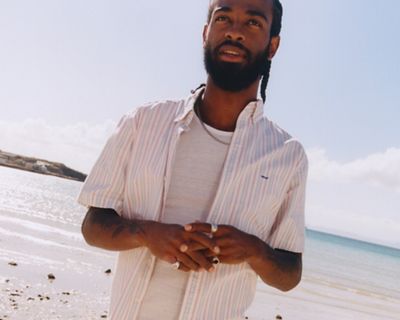 Designed with a casual, relaxed fit and a button-down front, our short-sleeve authentic shirt is perfect for those warm summer days.