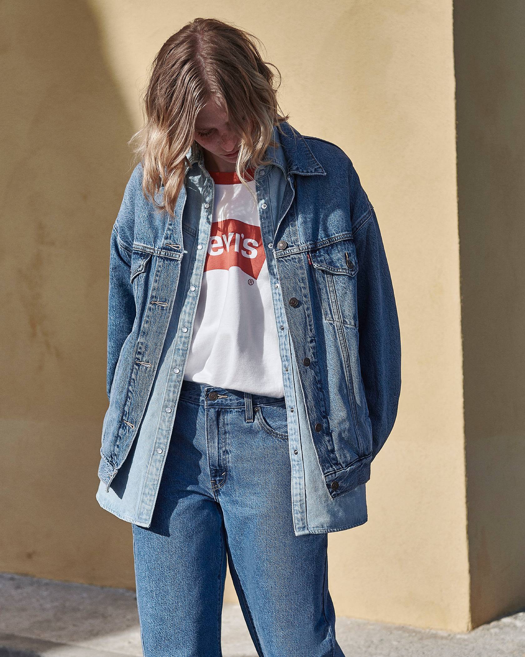 20 Stunning Models of Denim Shirts for Women's in Trend