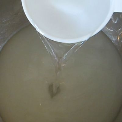 mixture with bleach in pot