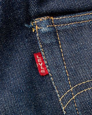 WHAT IS RAW DENIM?
