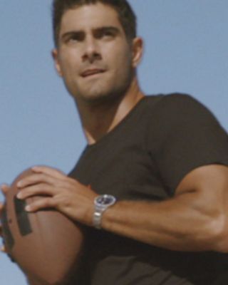 Jimmy Garoppolo throwing football