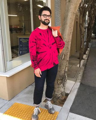 GIFs of Max Kessler's outfits.