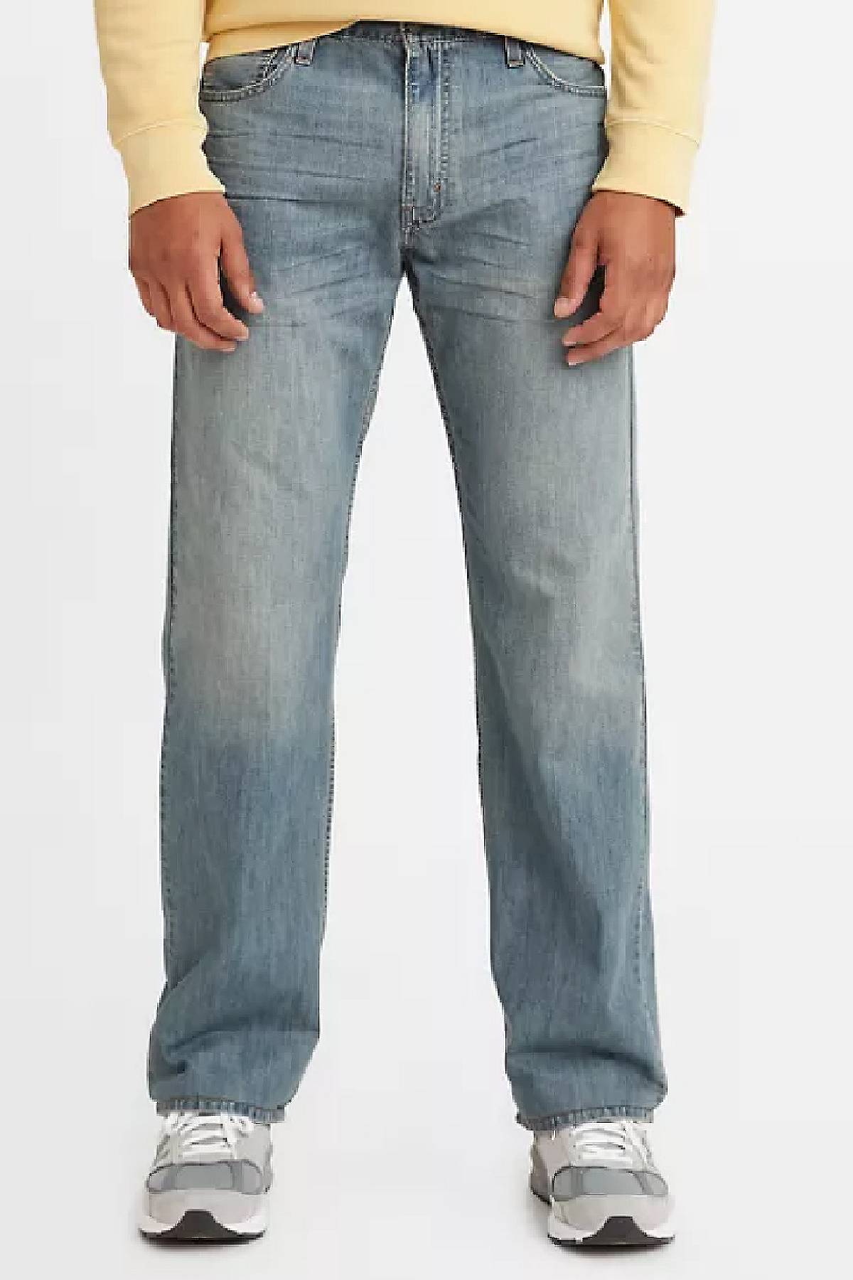 Model wearing 569™ Loose Straight jeans